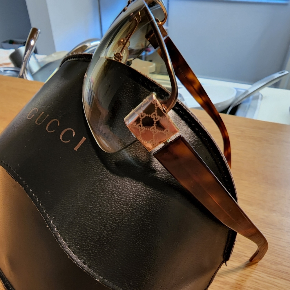 Womens Gucci sunglasses